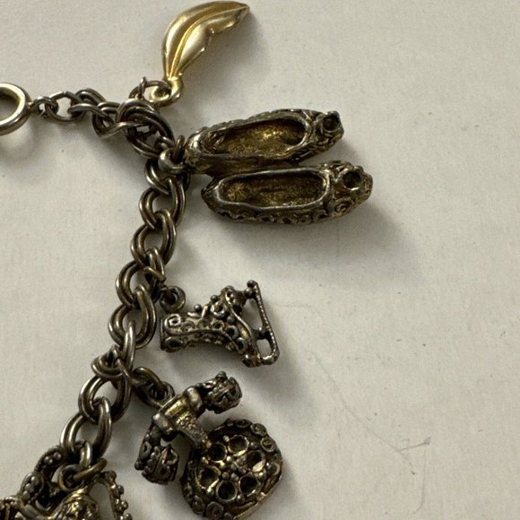 Vintage Charm Bracelet 10 Charms Clock Lips Phone Shorts And More D10 - Picture 6 of 7